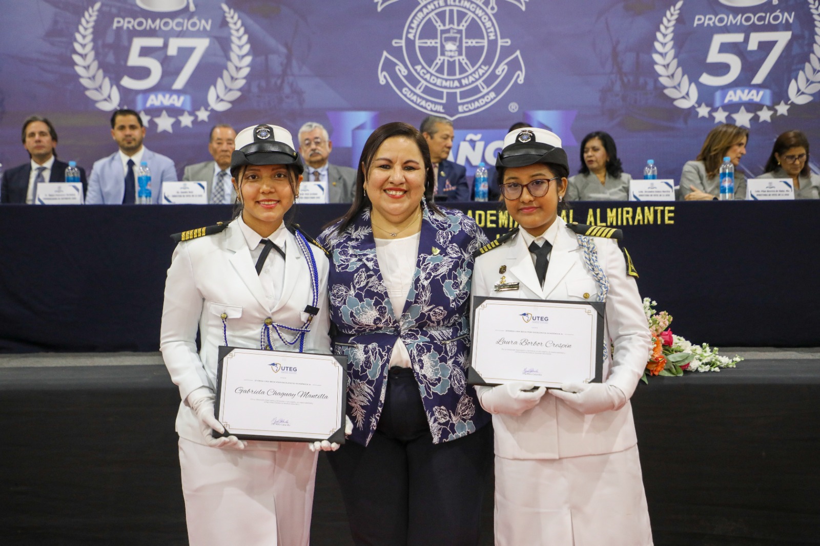 imagen Entrega de becas a estudiantes del colegio ANAI 2 - uteg
