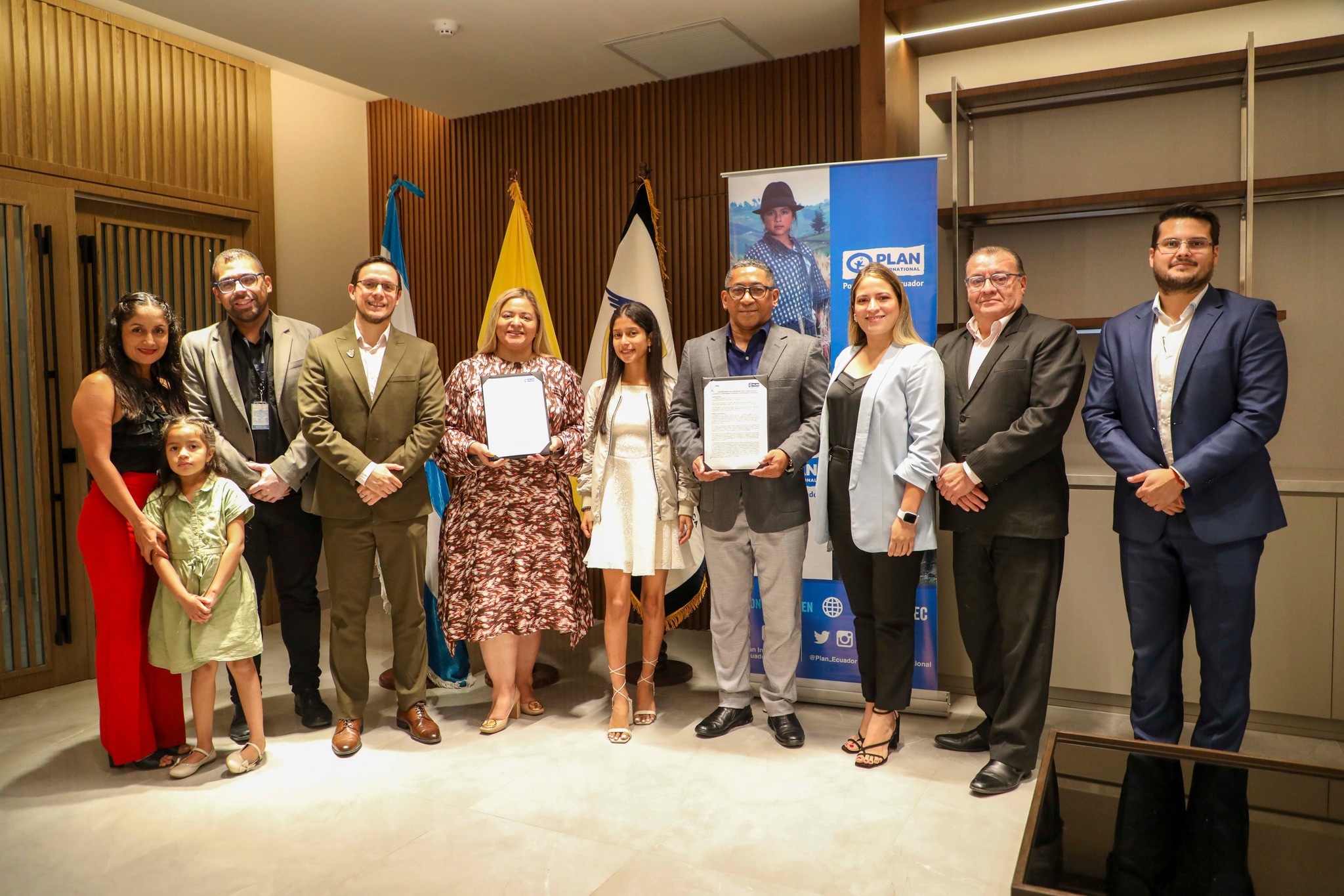 Convenio entre UTEG y Plan Internacional Ecuador